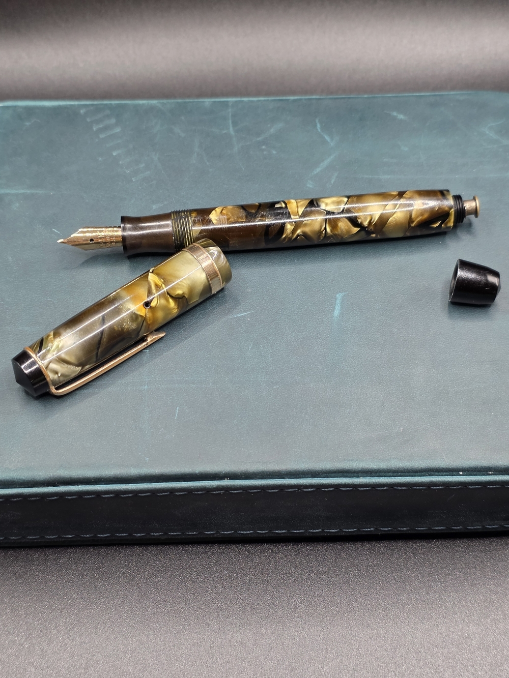 RESTORED! Parker Challenger 1937 - 14K Nib M. Emerald Green Marble Celluloid.